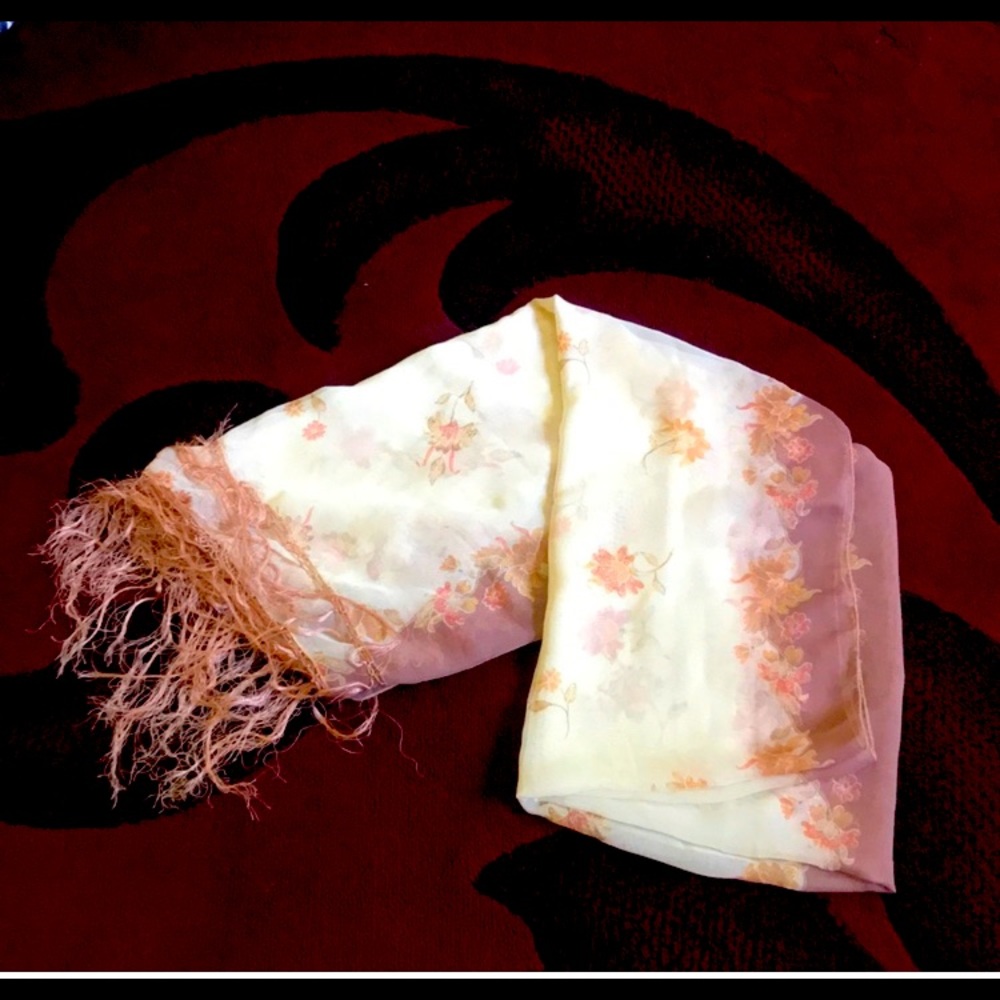 Women’s scarf/shawl